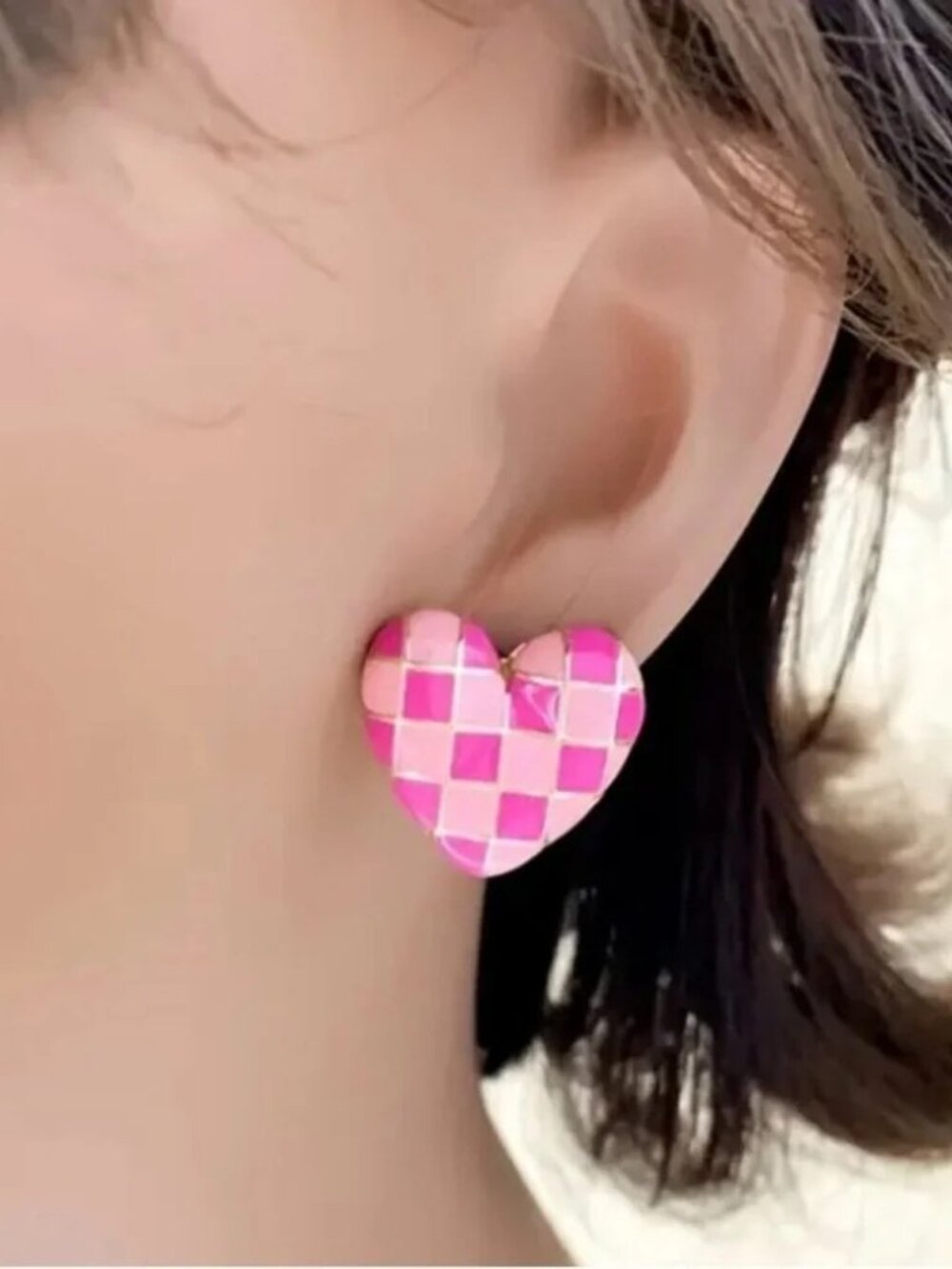 ✨ModCloth Solna Pink Checkered Heart Earrings - Picture 2 of 4